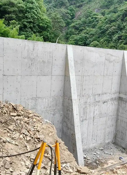 蚌埠重力式挡土墙